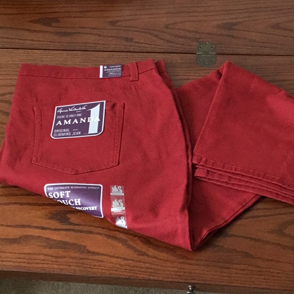 red gloria vanderbilt jeans